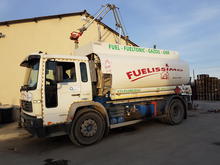 Camion de combustibles Blanc